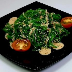 Салат чука с томатом